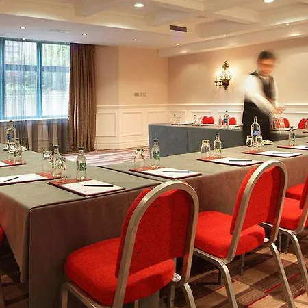 Hotel Clontarf Castle