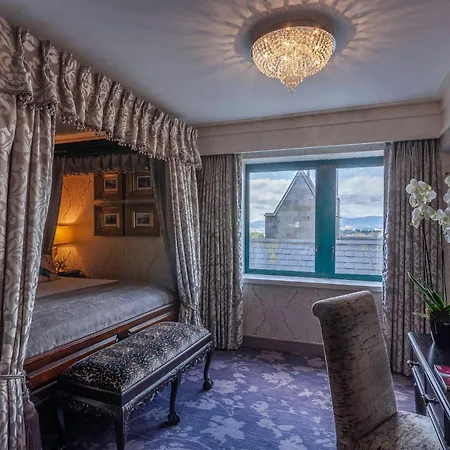 Hotel Clontarf Castle