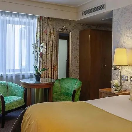 Clontarf Castle Hotel 4*
