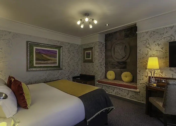 Clontarf Castle מלון 4*